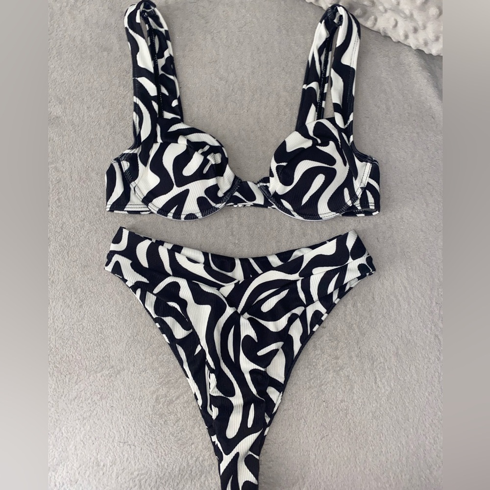 aurelle bikini